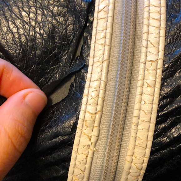 OG LULULEMON!!!! - Picture 4 of 11